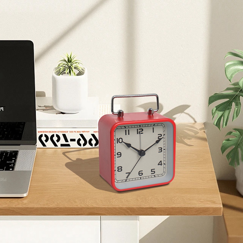 Small Metal Square Alarm Clock - Watches Original recensione e prezzo